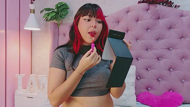 EllieNeptune_'s cam snapshot