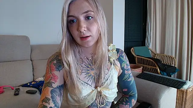 tattoobbgirl live sex cam
