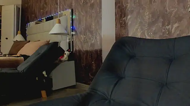 yiyisandoval's cam snapshot