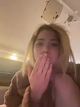 MelliMoon's cam snapshot