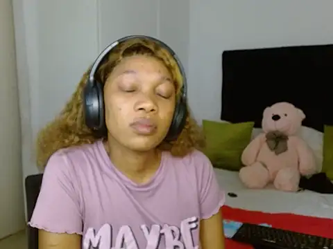 LustyBerry's cam snapshot