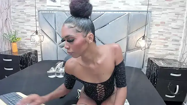 Fantasy_Trans_ live sex cam