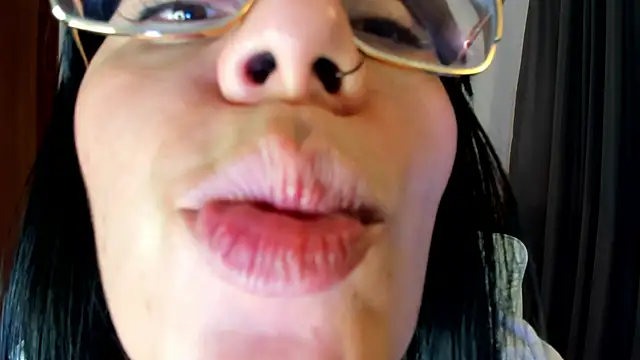 Silvanna-Moree live sex cam