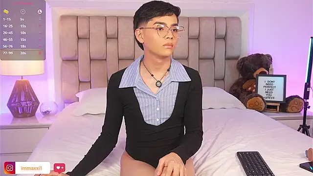 Maxi_little live sex cam