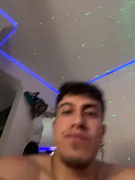 strongboy_ live sex cam