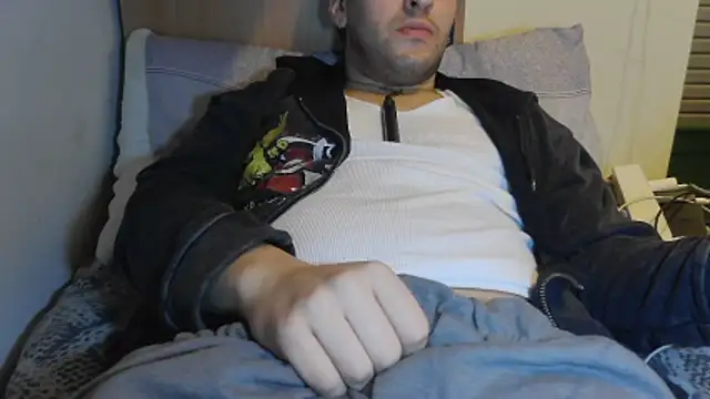 italianguy24's cam snapshot