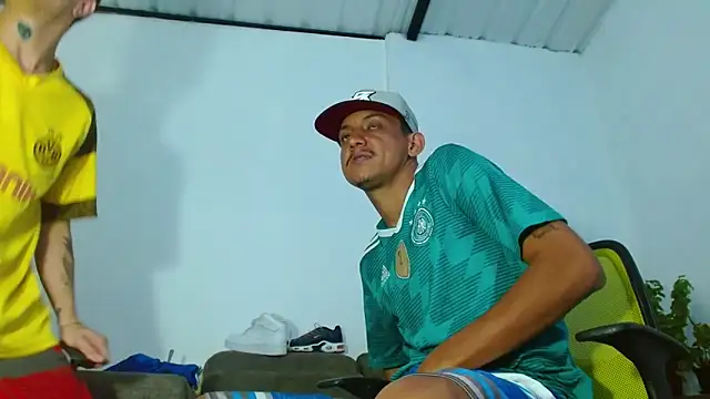 skinny23cm live sex cam