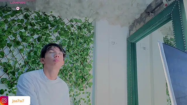 Levii_Ackermann live sex cam