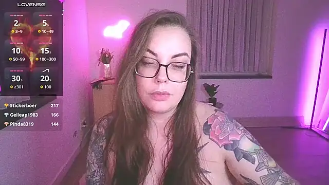 Miss_Lucifer6's cam snapshot