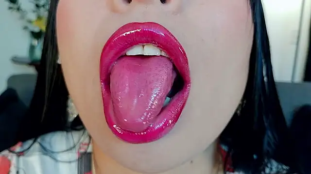 mia_roux1's cam snapshot