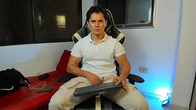 julian_wallace's cam snapshot