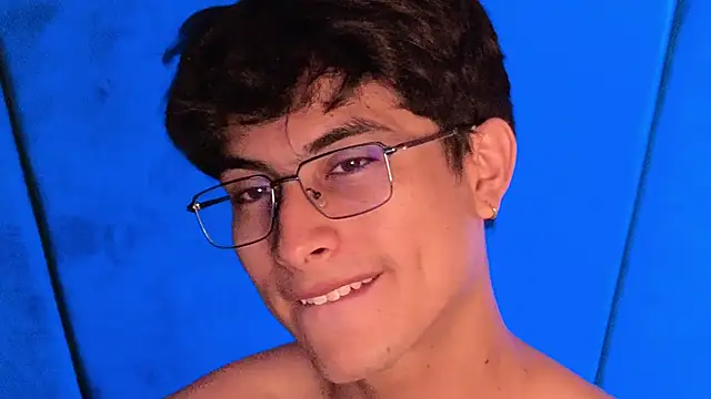 Aaron_Eze's cam snapshot