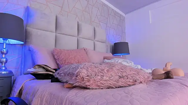 Yara_Bliss_'s cam snapshot