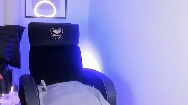 Mara_Wolf01's cam snapshot