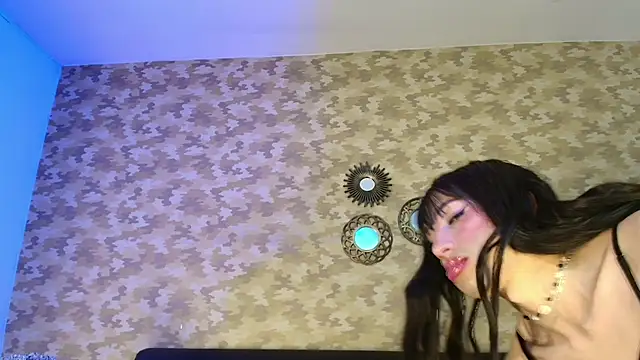 Nayla_Monroee live sex cam