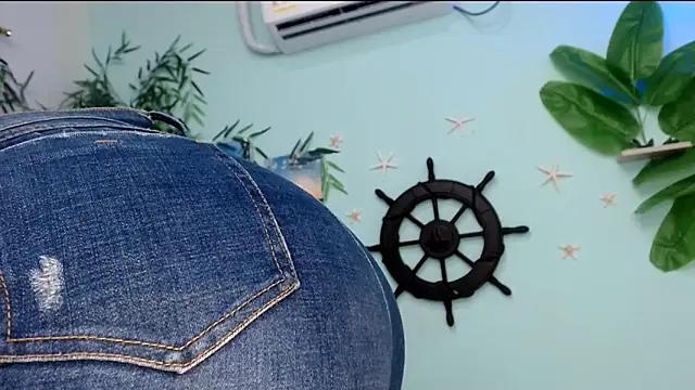 lucerodelamanana343's cam snapshot