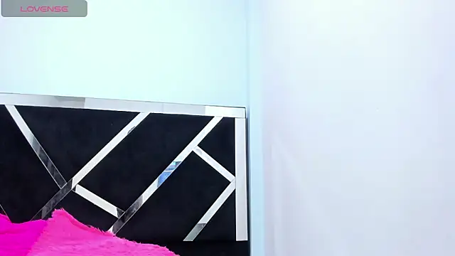 iisabella_noa's cam snapshot