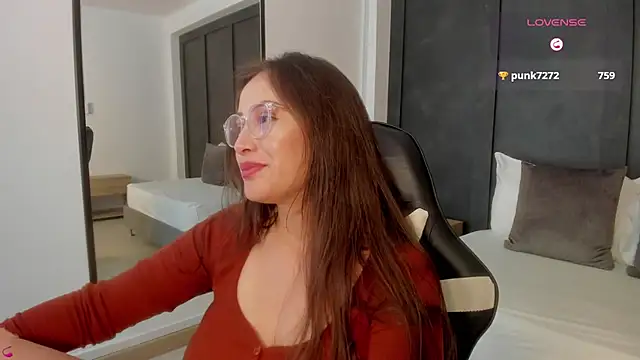 sophia_martinezz_'s cam snapshot