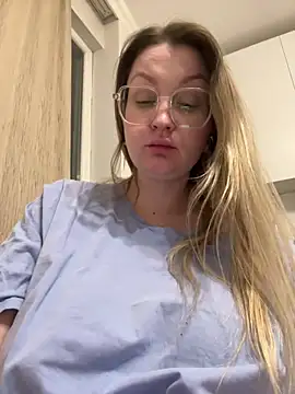 Teya_moon_'s cam snapshot