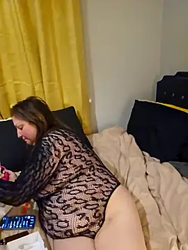 Naughtiness-but-Nice live sex cam