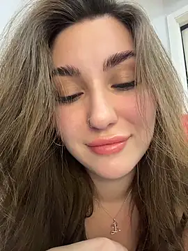 KiraBarlows live sex cam