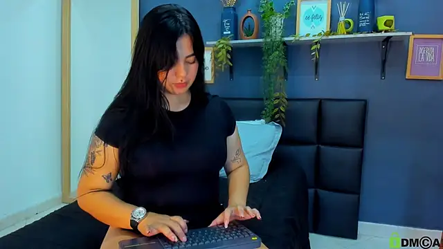 eliza_pink24's cam snapshot