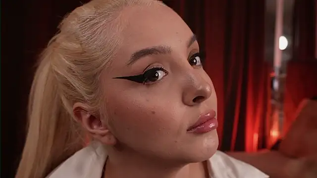 VictoriaMorrone live sex cam