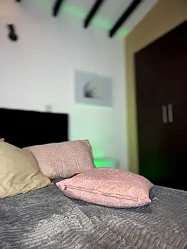 OneInAMillionXXX's cam snapshot