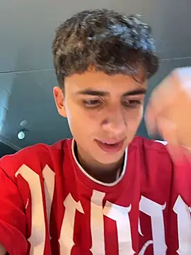 AdrianRinaldi live sex cam