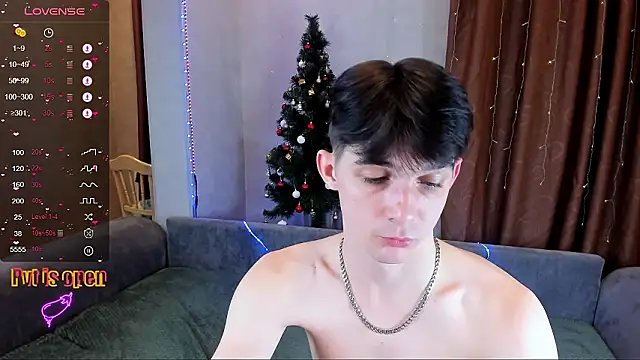 Aaron_Boom live sex cam