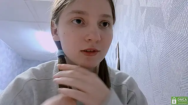 KateClarky's cam snapshot