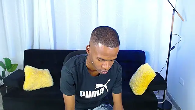 gusy_18 live sex cam