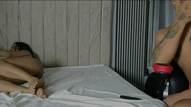 dante_and_kiara's cam snapshot