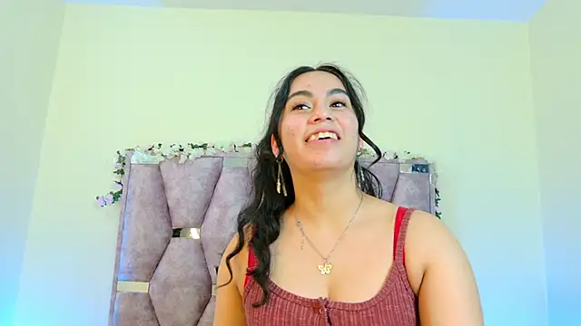 iris_and_damian's cam snapshot