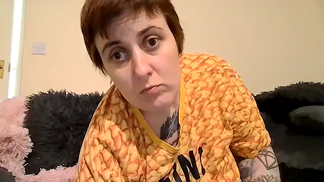 Tiara_XOX's cam snapshot