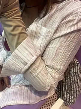 Curvy_Ambika's cam snapshot