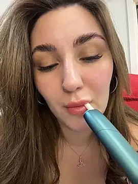 KiraBarlows live sex cam