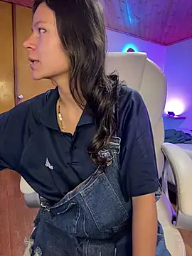 Ninffa_pinkk21's cam snapshot