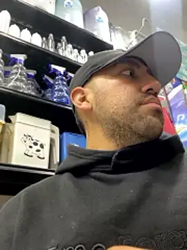 JuanZapata33 live sex cam