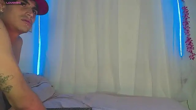 Zara_Foxxx_ live sex cam