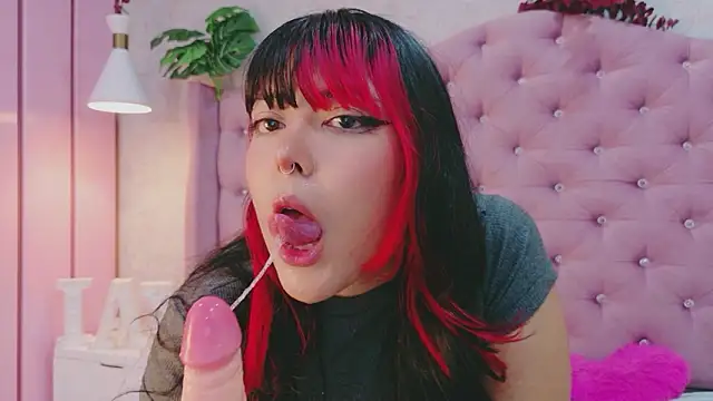 EllieNeptune_'s cam snapshot