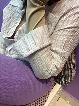 Curvy_Ambika's cam snapshot