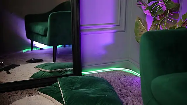 SaraiAngel live sex cam