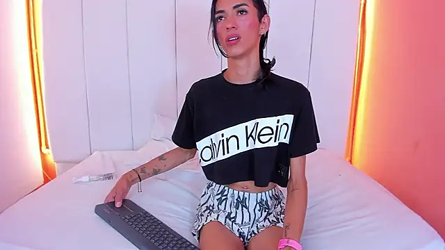 Sunny_OS live sex cam