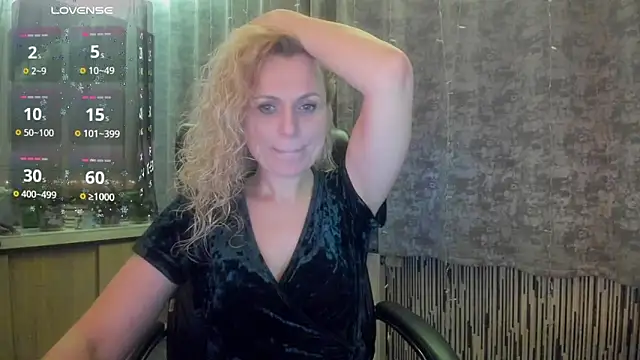 LanaLight_x's cam snapshot