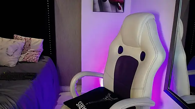 LoganFoster_ live sex cam