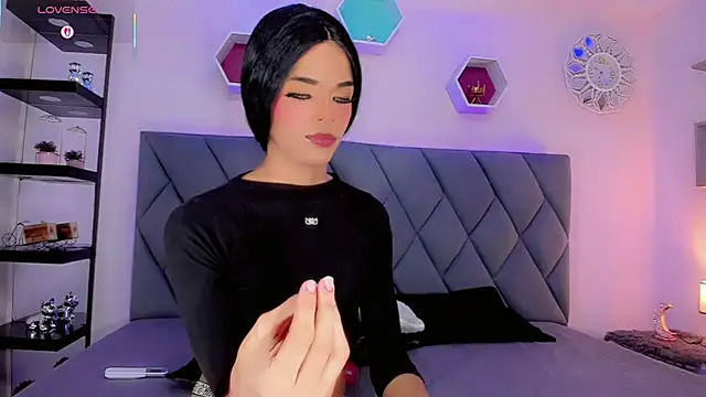 Amira_Ember live sex cam