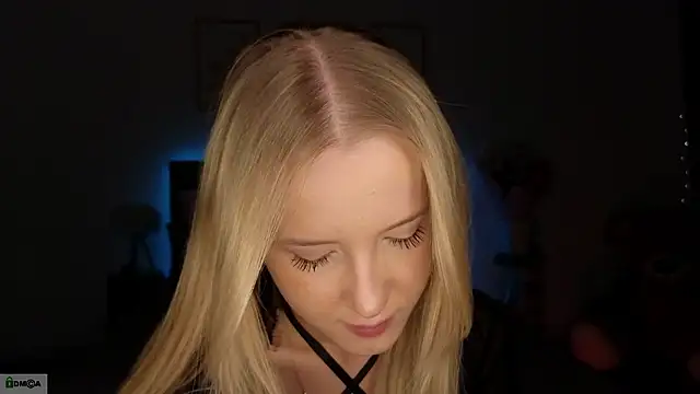 adele_armass's cam snapshot