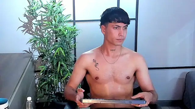 nico_herrera_'s cam snapshot