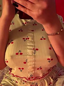 OnlyRima's cam snapshot